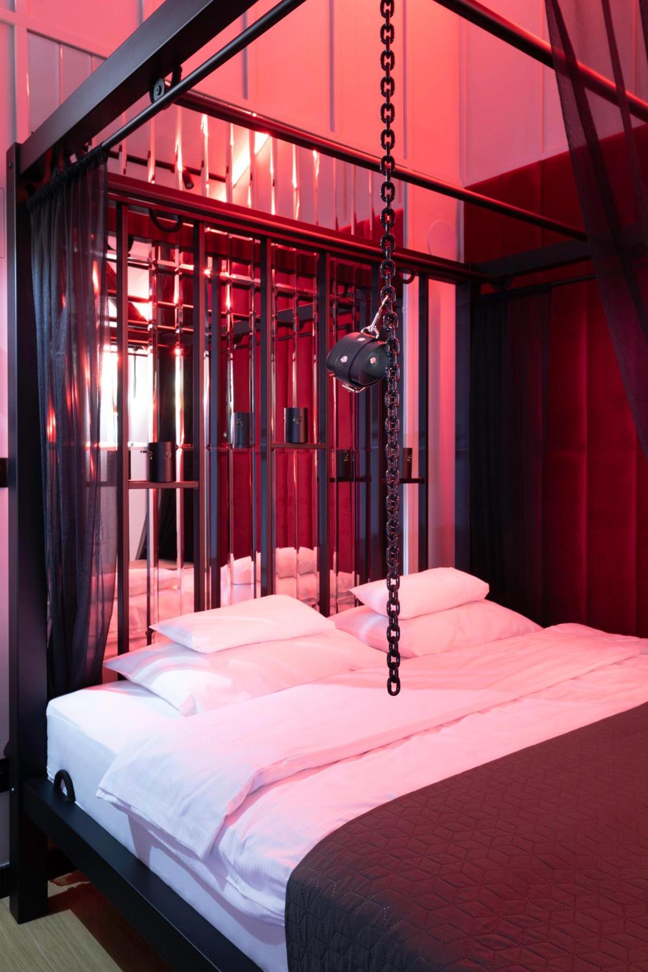 Exclusive Bdsm - Adults Only Cracovia