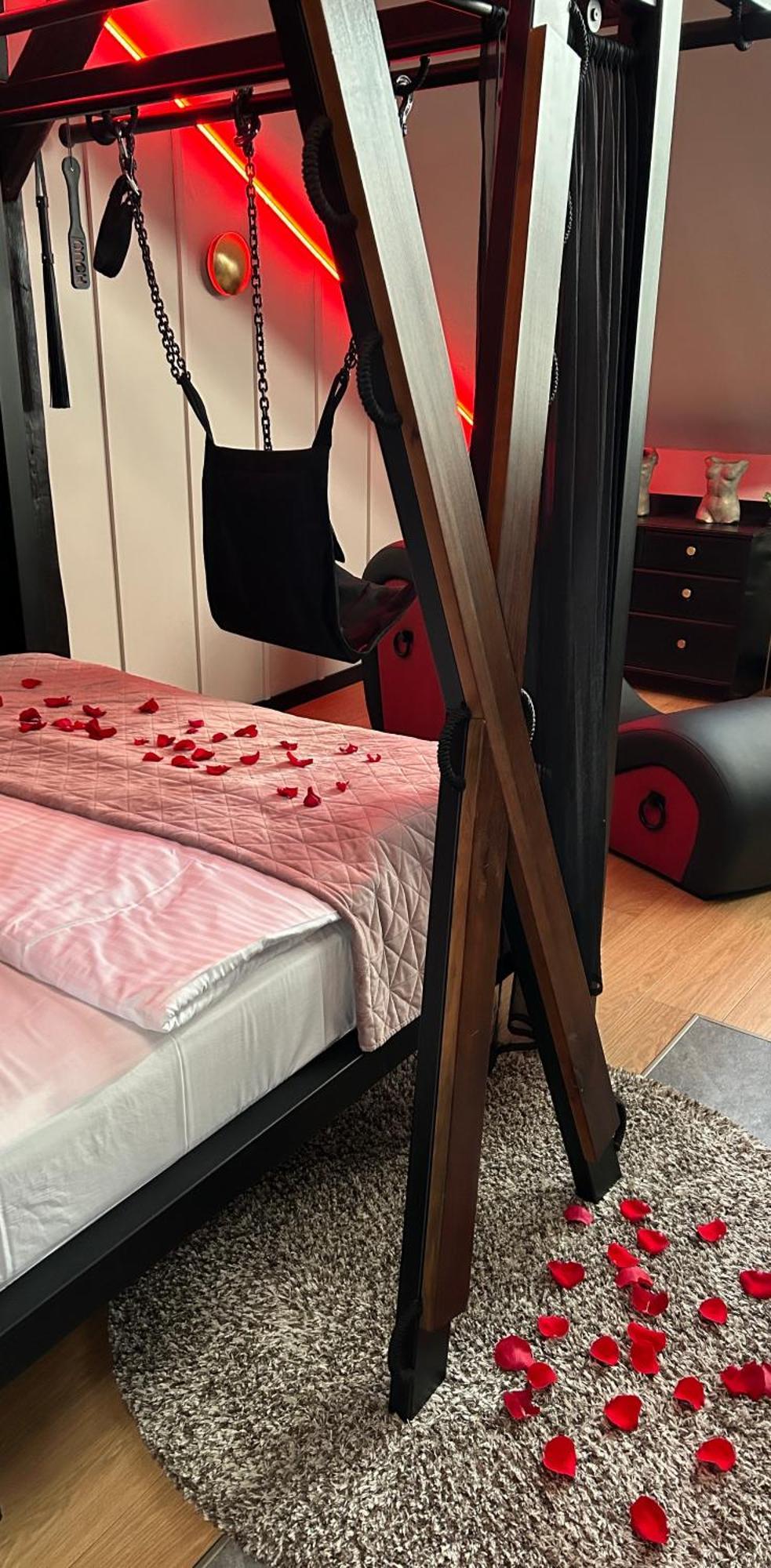 Exclusive Bdsm - Adults Only *